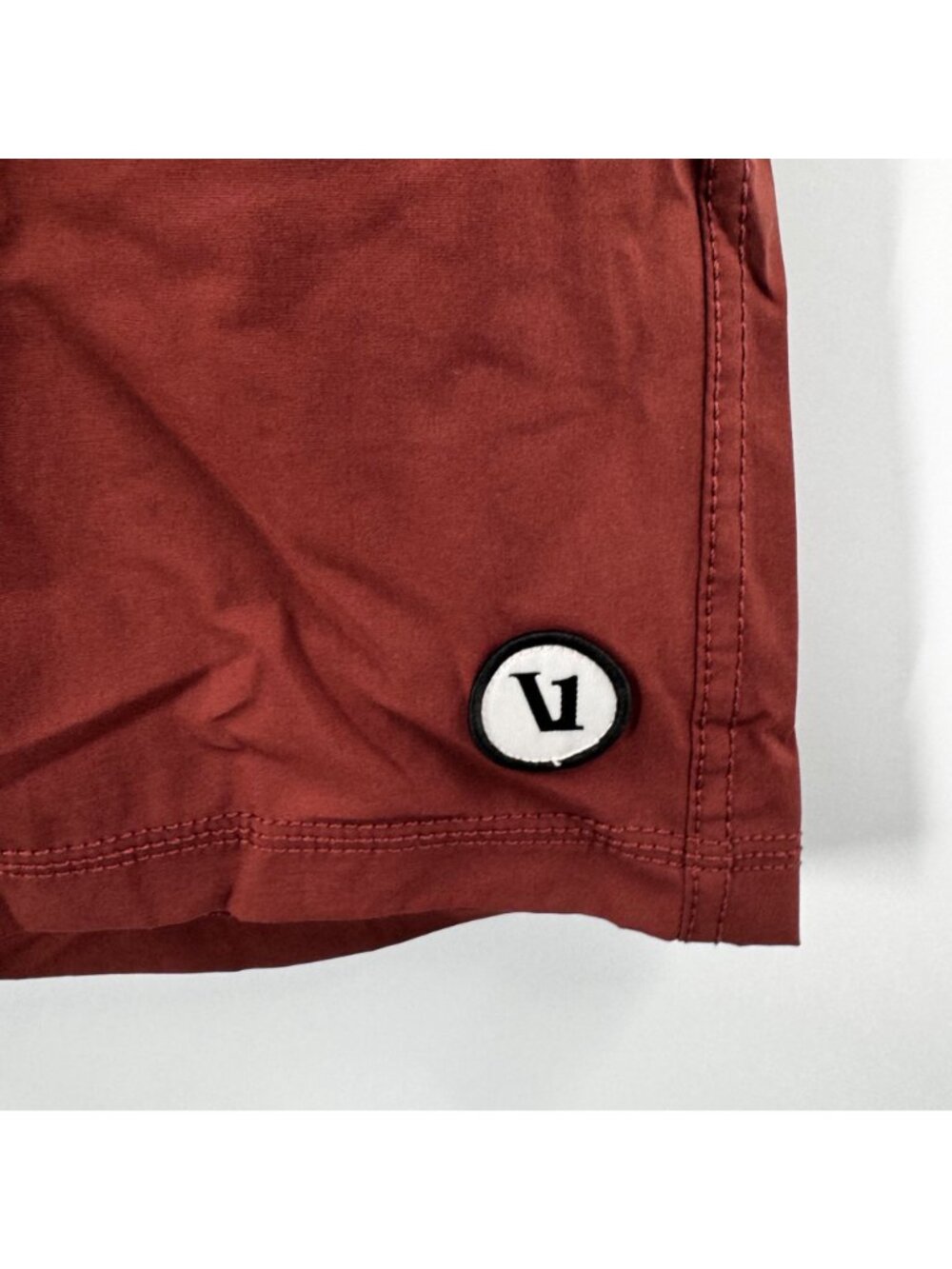 Vuori Mens Maroon Lined Gym Shorts Size Large With Drawstring Waist - Picture 2 of 5